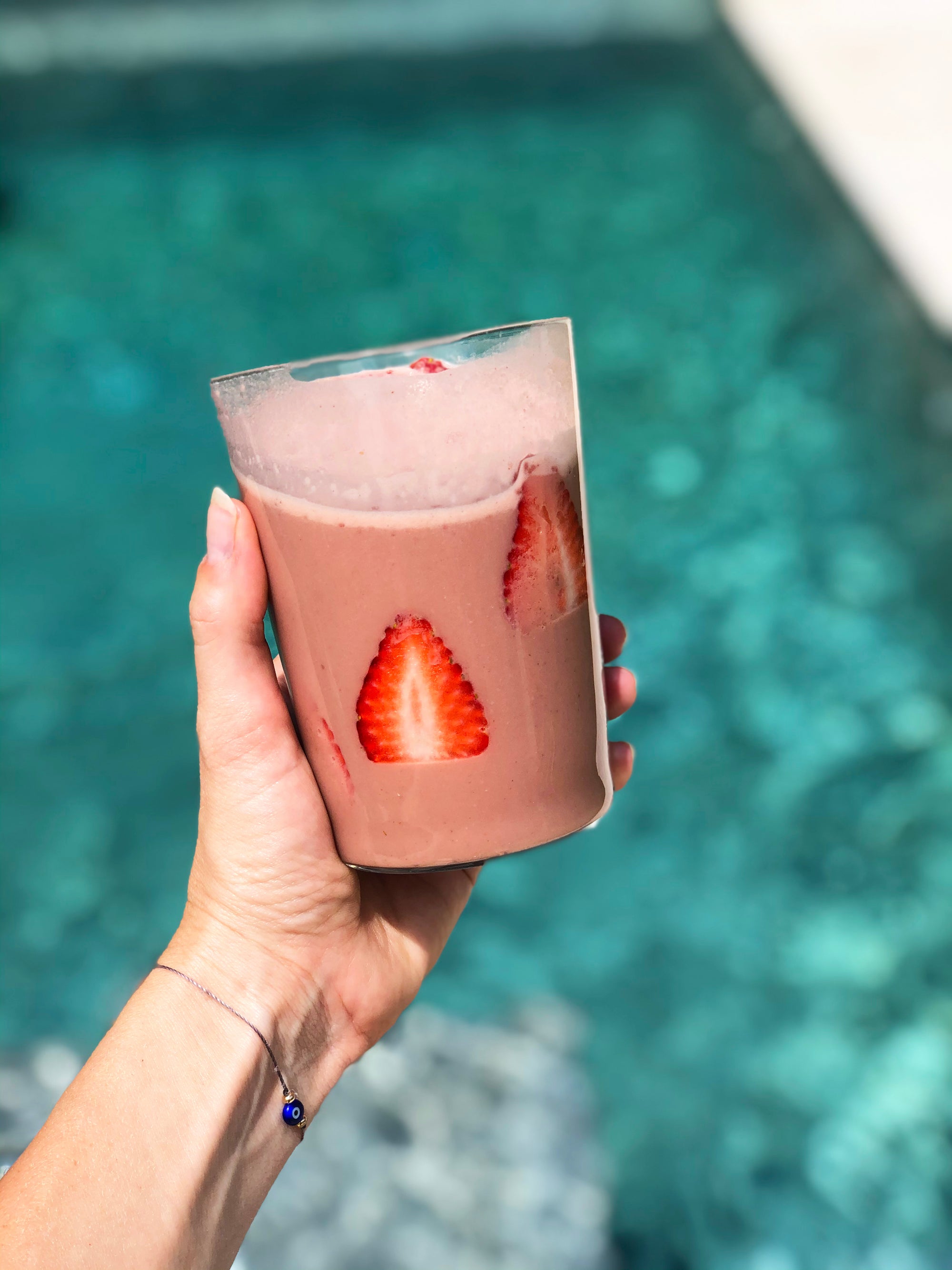 Realm | Blog | Berry Fresh Poolside Smoothie Recipe